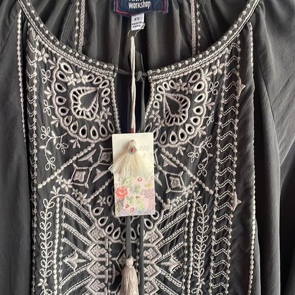 Johnny Was Workshop Luana Silk Peasant Blouse - Picture 9 of 16